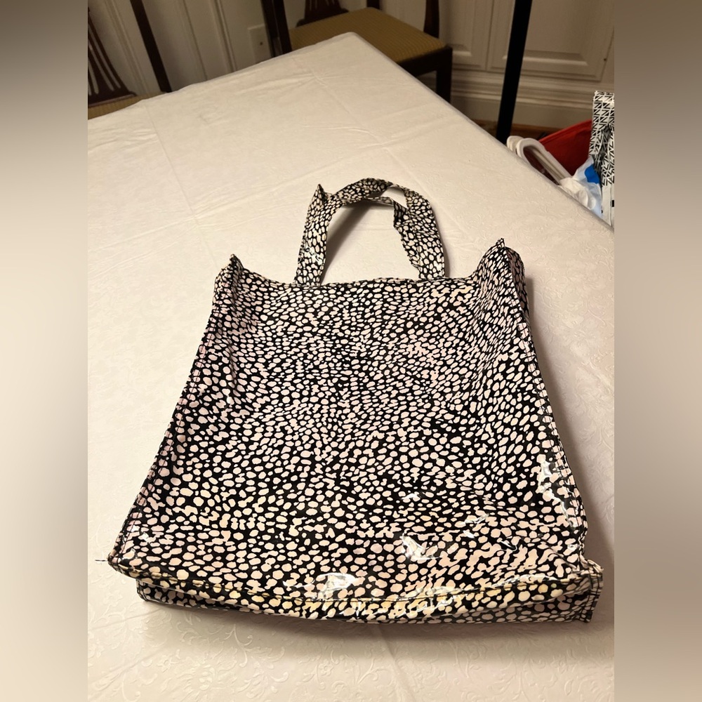 Murval Black and White Spotted Tote Bag - Picture 2 of 10